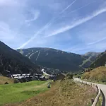 Casita De Madera A Peu Del Riu Incles - Sol Y Nieve - Parking Incluido